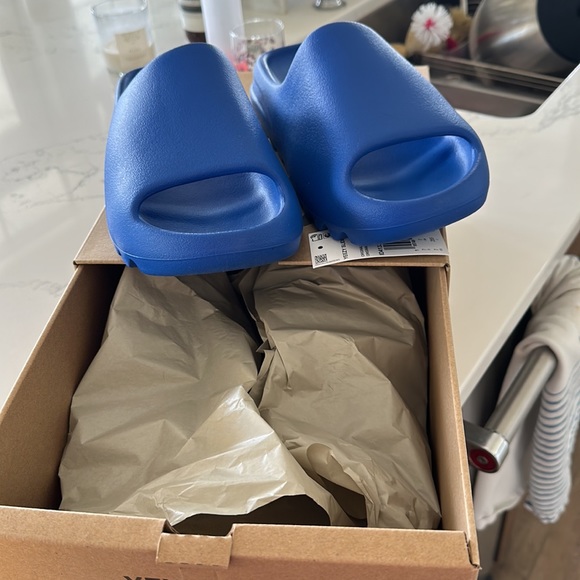 Brand new Adidas Yeezy YZY slide - Picture 2 of 6